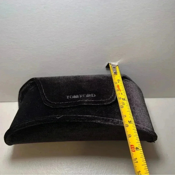 TOM FORD Sunglasses Case Velvet Clam Shell Magnetic Close Black with cloth - Picture 6 of 6